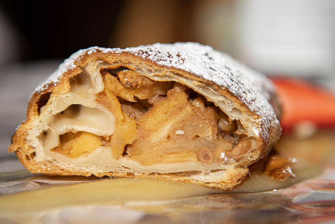Authentic apple strudel found in Cotrina D'Ampezzo