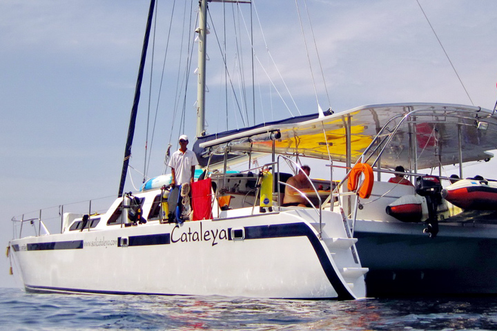 Aft view of the Cataleya sailboat
