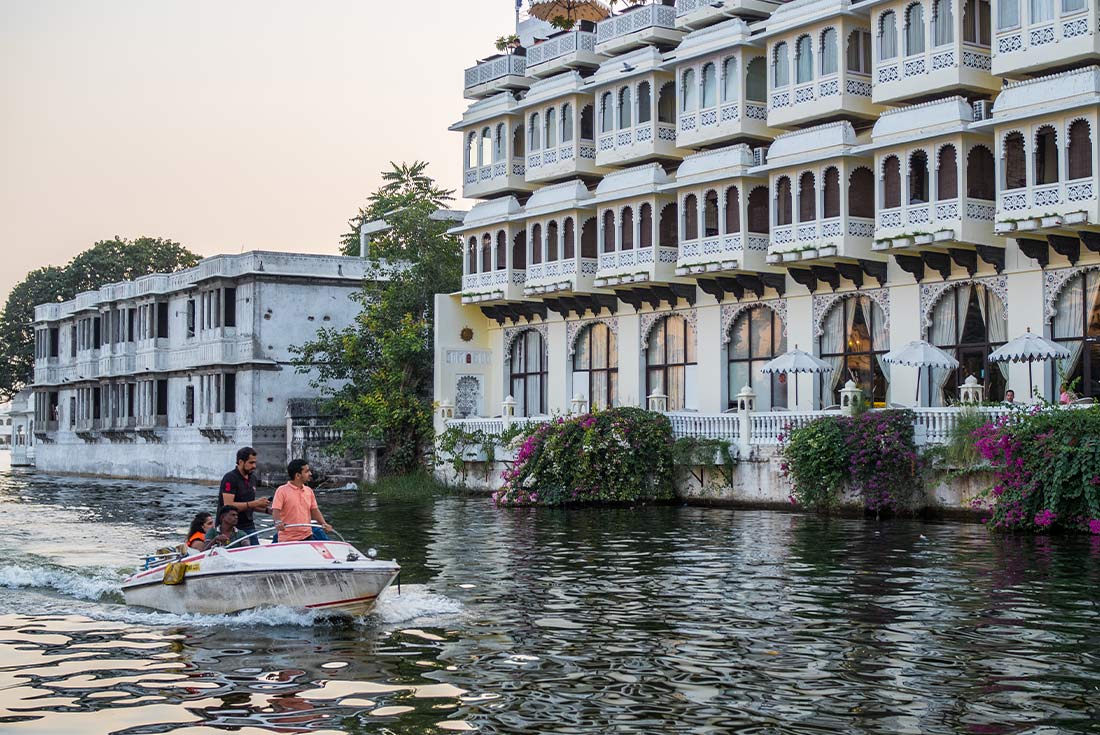 HHPR - Locals sailing across Lake Picholo on boat