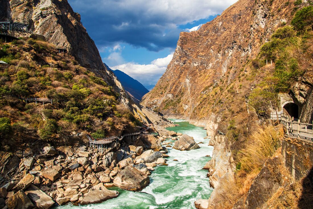 River running through Tiger Leaping Gorge, in Lijiang, Yunnan Province, China