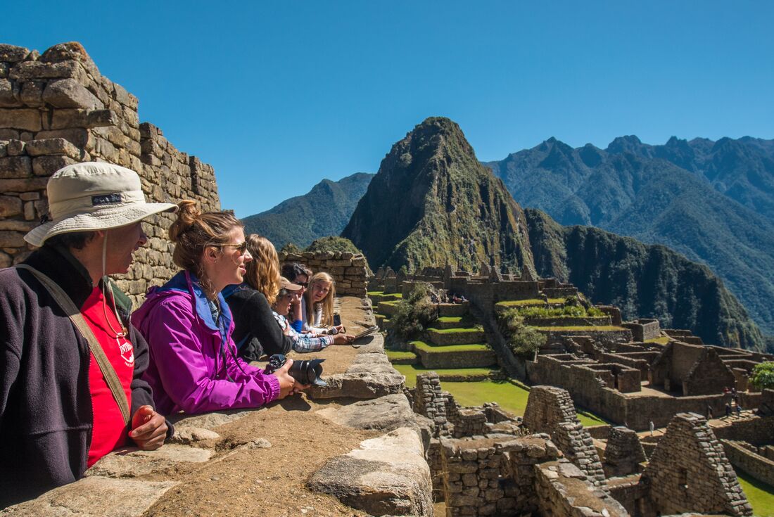 GGSFC_Peru_MachuPicchu_GroupWithLeader