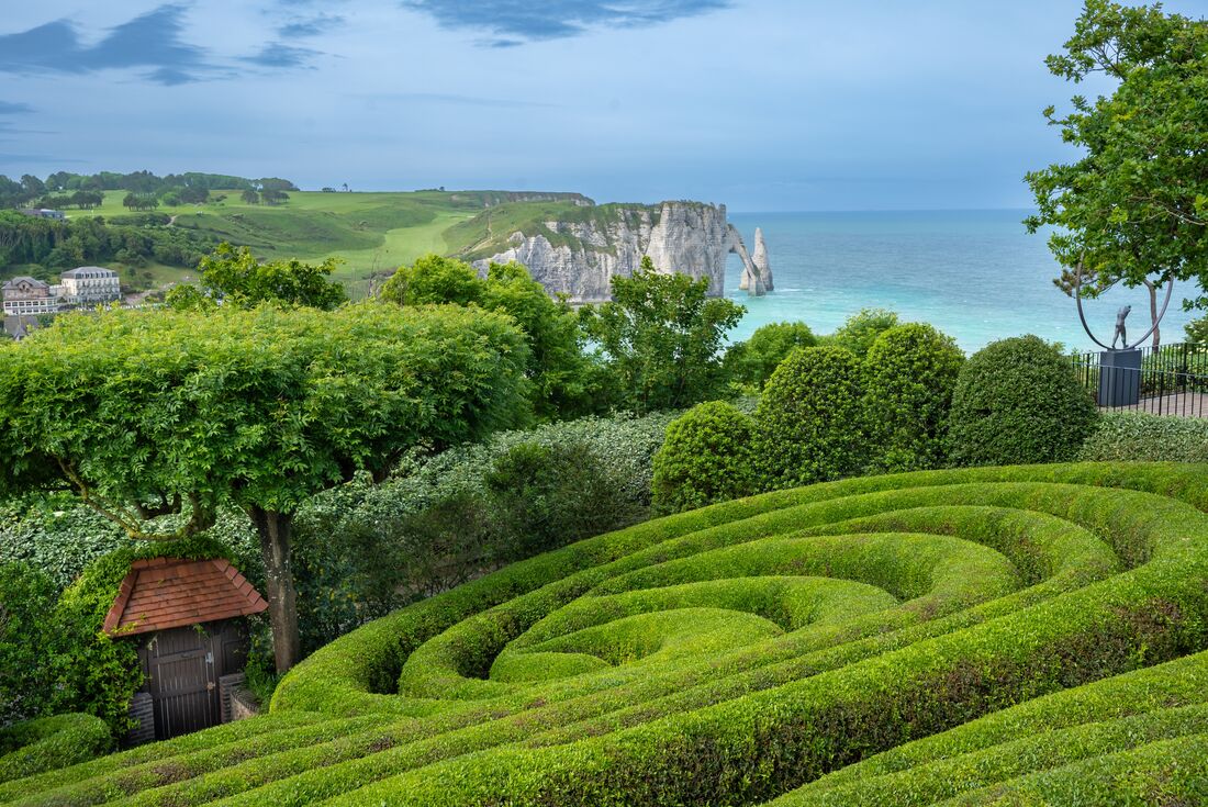 Green spira; design at Etretat Garden, France